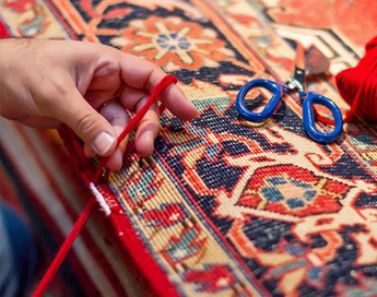خدمات تخصصی و حرفه ای رفوی فرش در قالیشویی بلوار کاوه